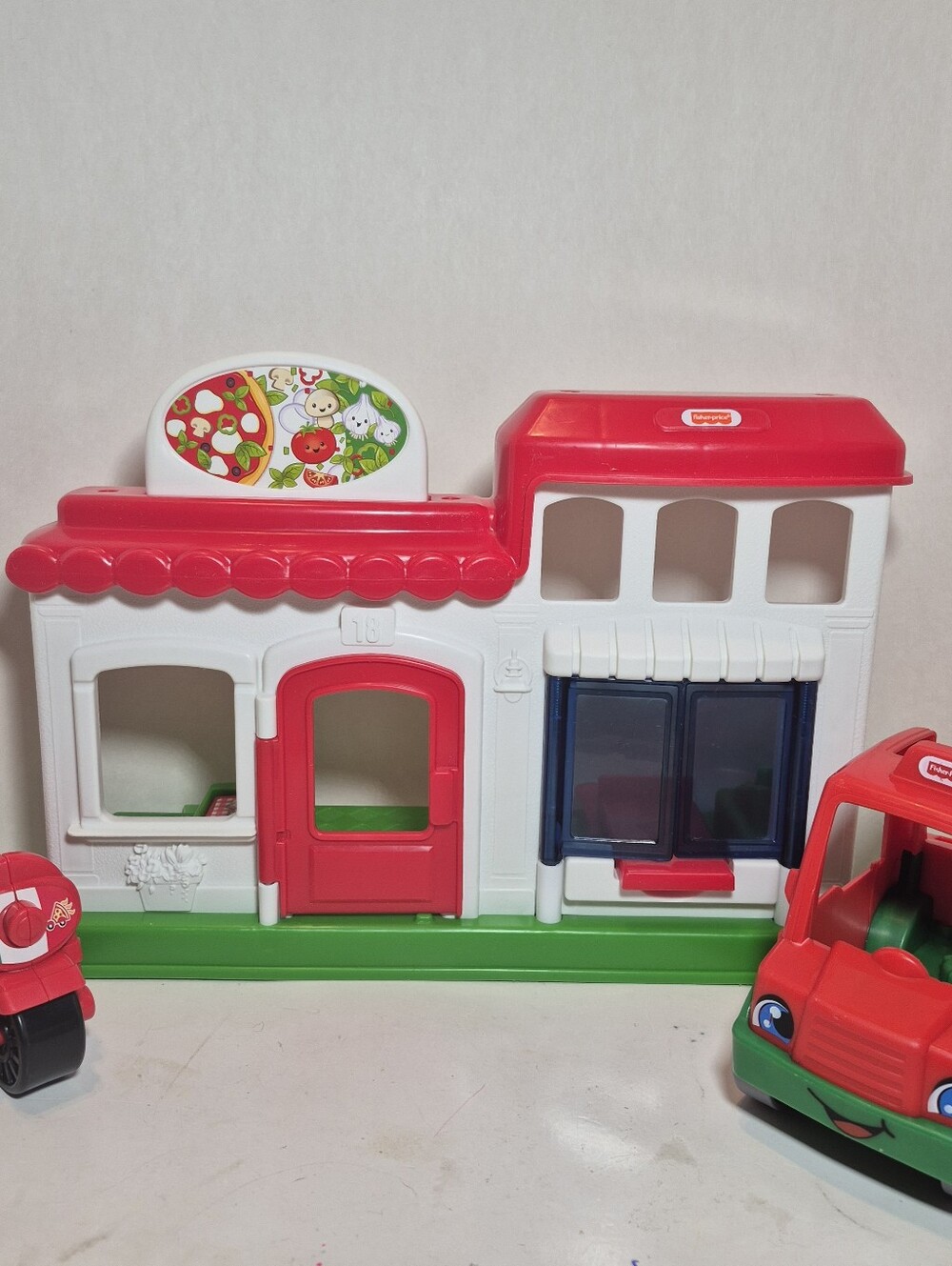 Fisher Price Little People Pizza Shop & Delivery Vehicles 2014